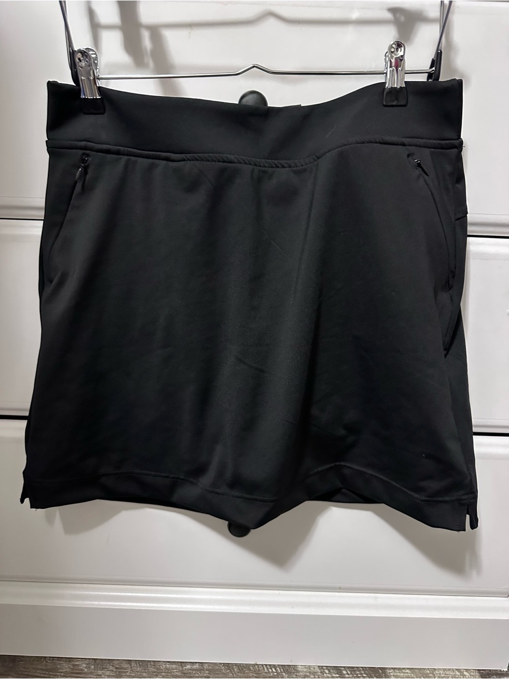 Black Women's Athletic Skort with Zip Pockets